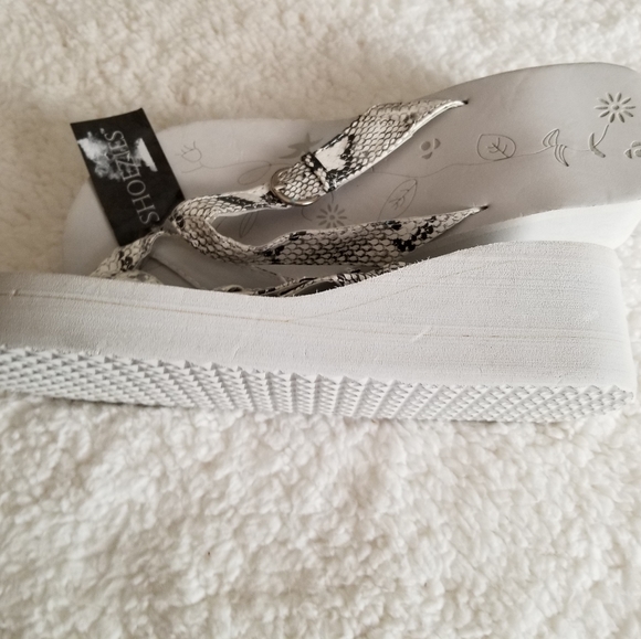 Flip flops platforms - Picture 2 of 3